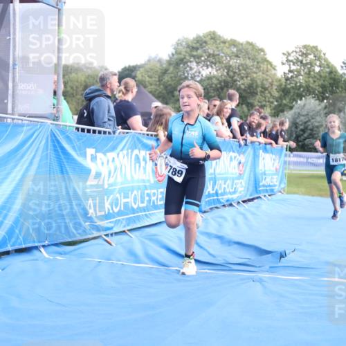 25.08.2024 - Elbe Triathlon Hamburg H.Heesch http://msf.ph/oto/6882848 25.08.2024 12:53:48 Ziel 1789, 1817 meine-sportfotos.de