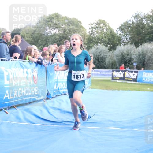 25.08.2024 - Elbe Triathlon Hamburg H.Heesch http://msf.ph/oto/6882858 25.08.2024 12:53:49 Ziel 1789, 1817 meine-sportfotos.de