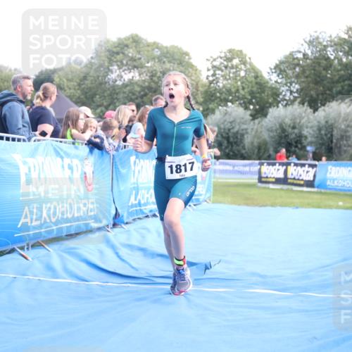 25.08.2024 - Elbe Triathlon Hamburg H.Heesch http://msf.ph/oto/6882859 25.08.2024 12:53:49 Ziel 1789, 1817 meine-sportfotos.de
