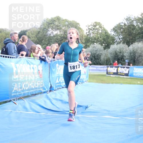 25.08.2024 - Elbe Triathlon Hamburg H.Heesch http://msf.ph/oto/6882860 25.08.2024 12:53:49 Ziel 1789, 1817 meine-sportfotos.de