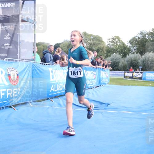 25.08.2024 - Elbe Triathlon Hamburg H.Heesch http://msf.ph/oto/6882868 25.08.2024 12:53:49 Ziel 1789, 1817 meine-sportfotos.de