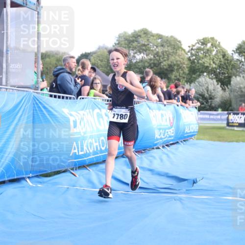 25.08.2024 - Elbe Triathlon Hamburg H.Heesch http://msf.ph/oto/6882890 25.08.2024 12:54:01 Ziel 1780 meine-sportfotos.de