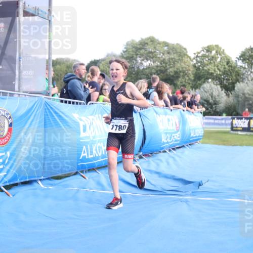 25.08.2024 - Elbe Triathlon Hamburg H.Heesch http://msf.ph/oto/6882892 25.08.2024 12:54:01 Ziel 1780 meine-sportfotos.de