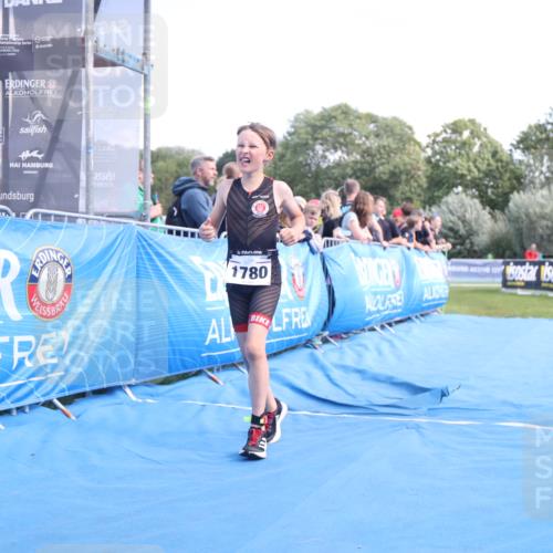 25.08.2024 - Elbe Triathlon Hamburg H.Heesch http://msf.ph/oto/6882896 25.08.2024 12:54:01 Ziel 1780 meine-sportfotos.de