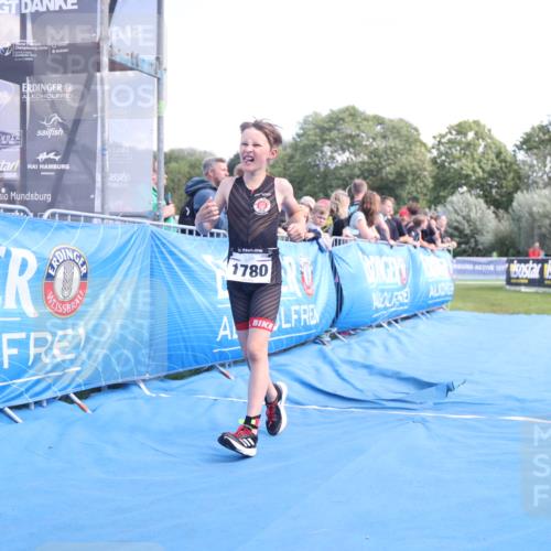 25.08.2024 - Elbe Triathlon Hamburg H.Heesch http://msf.ph/oto/6882897 25.08.2024 12:54:01 Ziel 1780 meine-sportfotos.de