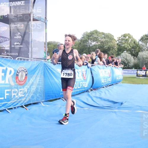 25.08.2024 - Elbe Triathlon Hamburg H.Heesch http://msf.ph/oto/6882898 25.08.2024 12:54:01 Ziel 1780 meine-sportfotos.de