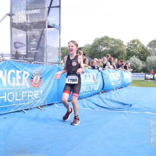25.08.2024 - Elbe Triathlon Hamburg H.Heesch http://msf.ph/oto/6882901 25.08.2024 12:54:01 Ziel 1780 meine-sportfotos.de