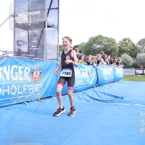 25.08.2024 - Elbe Triathlon Hamburg H.Heesch http://msf.ph/oto/6882902 25.08.2024 12:54:01 Ziel 1780 meine-sportfotos.de