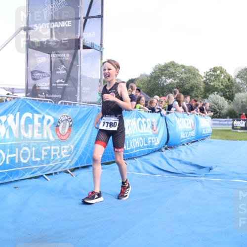 25.08.2024 - Elbe Triathlon Hamburg H.Heesch http://msf.ph/oto/6882903 25.08.2024 12:54:01 Ziel 1780 meine-sportfotos.de