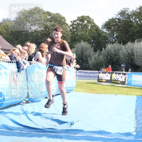 25.08.2024 - Elbe Triathlon Hamburg H.Heesch http://msf.ph/oto/6882907 25.08.2024 12:54:12 Ziel 1751 meine-sportfotos.de