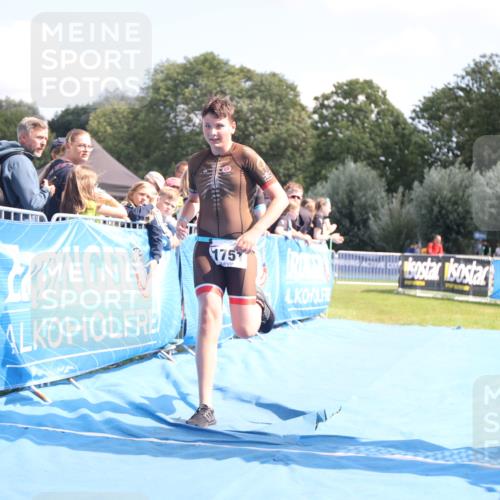 25.08.2024 - Elbe Triathlon Hamburg H.Heesch http://msf.ph/oto/6882911 25.08.2024 12:54:12 Ziel 1751 meine-sportfotos.de