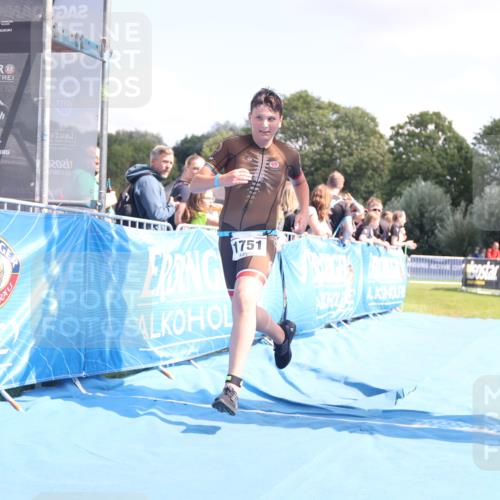 25.08.2024 - Elbe Triathlon Hamburg H.Heesch http://msf.ph/oto/6882916 25.08.2024 12:54:13 Ziel 1751 meine-sportfotos.de