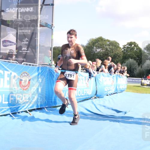 25.08.2024 - Elbe Triathlon Hamburg H.Heesch http://msf.ph/oto/6882920 25.08.2024 12:54:13 Ziel 1751 meine-sportfotos.de