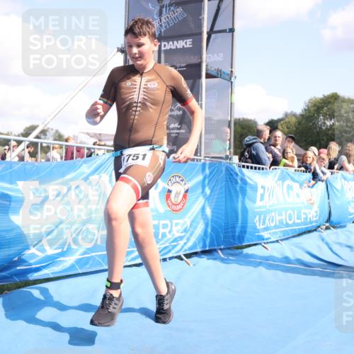 25.08.2024 - Elbe Triathlon Hamburg H.Heesch http://msf.ph/oto/6882928 25.08.2024 12:54:13 Ziel 1751 meine-sportfotos.de