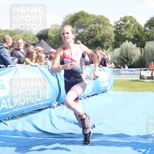 25.08.2024 - Elbe Triathlon Hamburg H.Heesch http://msf.ph/oto/6882940 25.08.2024 12:54:33 Ziel 1815 meine-sportfotos.de