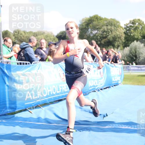 25.08.2024 - Elbe Triathlon Hamburg H.Heesch http://msf.ph/oto/6882942 25.08.2024 12:54:33 Ziel 1815 meine-sportfotos.de