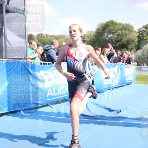 25.08.2024 - Elbe Triathlon Hamburg H.Heesch http://msf.ph/oto/6882944 25.08.2024 12:54:33 Ziel 1815 meine-sportfotos.de