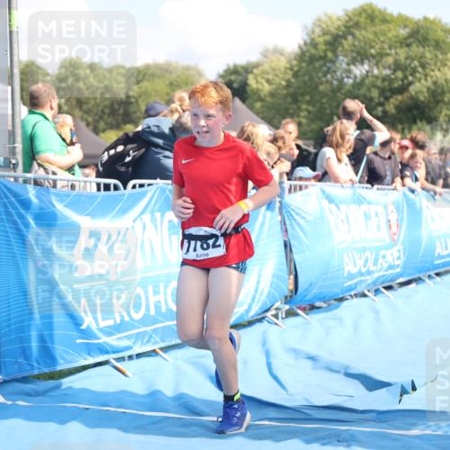 25.08.2024 - Elbe Triathlon Hamburg H.Heesch http://msf.ph/oto/6882953 25.08.2024 12:54:51 Ziel 1782, 1816, 1847 meine-sportfotos.de