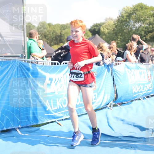25.08.2024 - Elbe Triathlon Hamburg H.Heesch http://msf.ph/oto/6882955 25.08.2024 12:54:51 Ziel 1782, 1816, 1847 meine-sportfotos.de