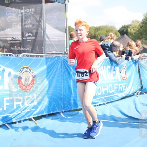 25.08.2024 - Elbe Triathlon Hamburg H.Heesch http://msf.ph/oto/6882962 25.08.2024 12:54:51 Ziel 1782, 1816, 1847 meine-sportfotos.de