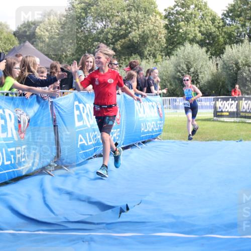 25.08.2024 - Elbe Triathlon Hamburg H.Heesch http://msf.ph/oto/6882969 25.08.2024 12:54:56 Ziel 1782, 1816, 1847 meine-sportfotos.de