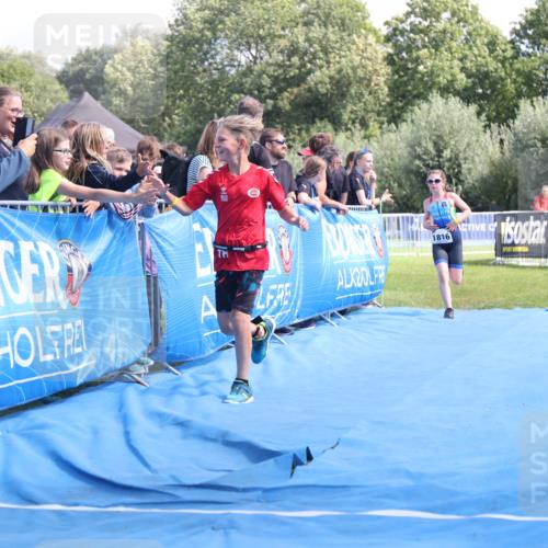 25.08.2024 - Elbe Triathlon Hamburg H.Heesch http://msf.ph/oto/6882971 25.08.2024 12:54:56 Ziel 1782, 1816, 1847 meine-sportfotos.de