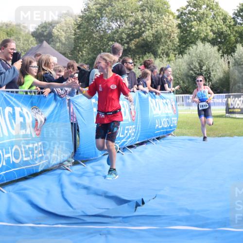 25.08.2024 - Elbe Triathlon Hamburg H.Heesch http://msf.ph/oto/6882972 25.08.2024 12:54:56 Ziel 1782, 1816, 1847 meine-sportfotos.de