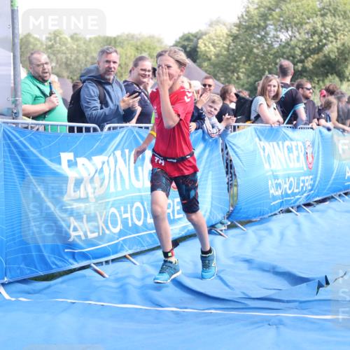 25.08.2024 - Elbe Triathlon Hamburg H.Heesch http://msf.ph/oto/6882983 25.08.2024 12:54:57 Ziel 1782, 1816, 1847 meine-sportfotos.de