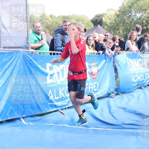 25.08.2024 - Elbe Triathlon Hamburg H.Heesch http://msf.ph/oto/6882987 25.08.2024 12:54:57 Ziel 1782, 1816, 1847 meine-sportfotos.de