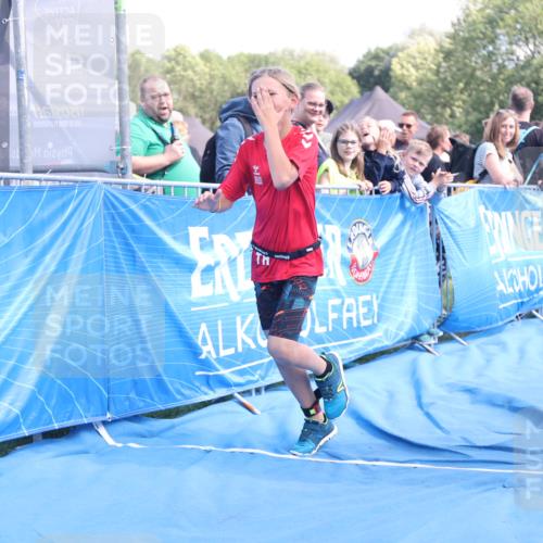 25.08.2024 - Elbe Triathlon Hamburg H.Heesch http://msf.ph/oto/6882988 25.08.2024 12:54:57 Ziel 1782, 1816, 1847 meine-sportfotos.de