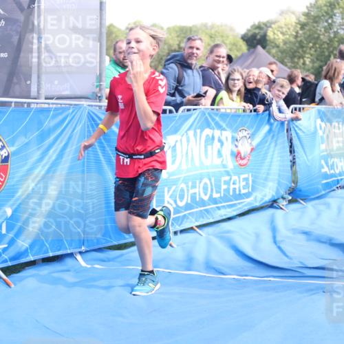 25.08.2024 - Elbe Triathlon Hamburg H.Heesch http://msf.ph/oto/6882993 25.08.2024 12:54:57 Ziel 1782, 1816, 1847 meine-sportfotos.de