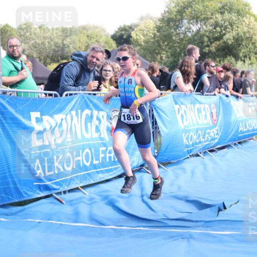 25.08.2024 - Elbe Triathlon Hamburg H.Heesch http://msf.ph/oto/6882999 25.08.2024 12:54:58 Ziel 1782, 1816, 1847 meine-sportfotos.de