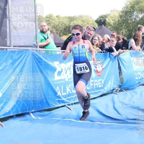 25.08.2024 - Elbe Triathlon Hamburg H.Heesch http://msf.ph/oto/6883005 25.08.2024 12:54:59 Ziel 1816, 1847 meine-sportfotos.de