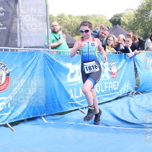 25.08.2024 - Elbe Triathlon Hamburg H.Heesch http://msf.ph/oto/6883006 25.08.2024 12:54:59 Ziel 1816, 1847 meine-sportfotos.de
