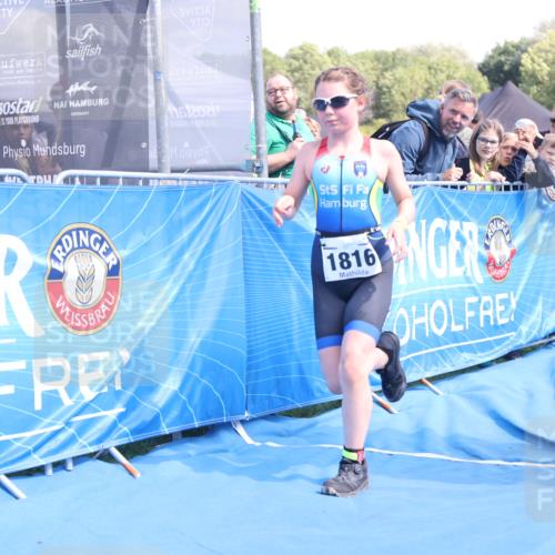 25.08.2024 - Elbe Triathlon Hamburg H.Heesch http://msf.ph/oto/6883009 25.08.2024 12:54:59 Ziel 1816, 1847 meine-sportfotos.de