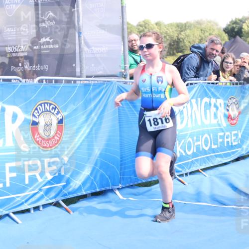 25.08.2024 - Elbe Triathlon Hamburg H.Heesch http://msf.ph/oto/6883010 25.08.2024 12:54:59 Ziel 1816, 1847 meine-sportfotos.de