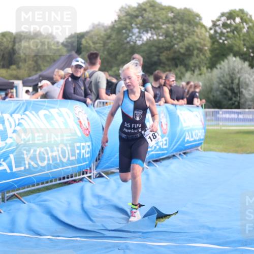 25.08.2024 - Elbe Triathlon Hamburg H.Heesch http://msf.ph/oto/6883020 25.08.2024 12:55:20 Ziel 1812 meine-sportfotos.de