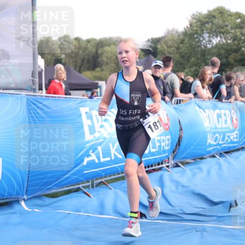 25.08.2024 - Elbe Triathlon Hamburg H.Heesch http://msf.ph/oto/6883024 25.08.2024 12:55:21 Ziel 1810, 1812 meine-sportfotos.de