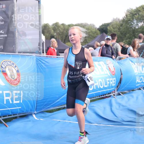 25.08.2024 - Elbe Triathlon Hamburg H.Heesch http://msf.ph/oto/6883027 25.08.2024 12:55:21 Ziel 1810, 1812 meine-sportfotos.de