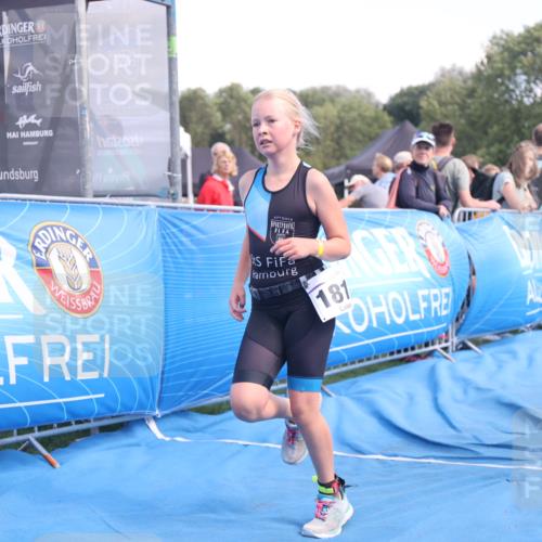 25.08.2024 - Elbe Triathlon Hamburg H.Heesch http://msf.ph/oto/6883028 25.08.2024 12:55:21 Ziel 1810, 1812 meine-sportfotos.de