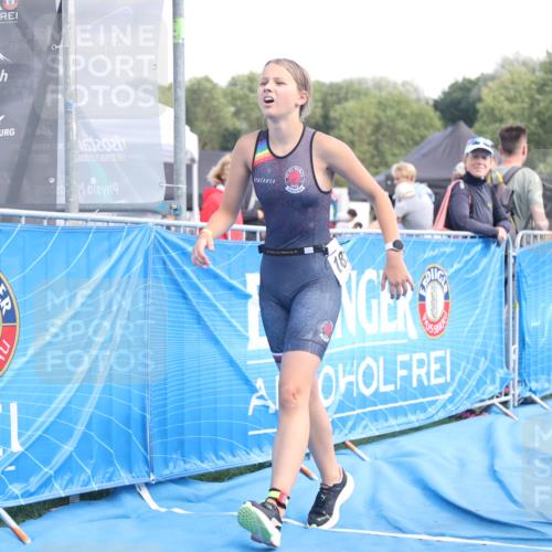 25.08.2024 - Elbe Triathlon Hamburg H.Heesch http://msf.ph/oto/6883036 25.08.2024 12:55:30 Ziel 1809, 1810 meine-sportfotos.de