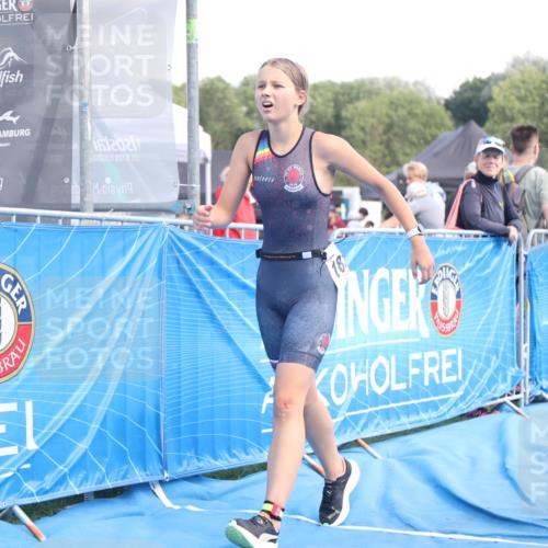 25.08.2024 - Elbe Triathlon Hamburg H.Heesch http://msf.ph/oto/6883037 25.08.2024 12:55:30 Ziel 1809, 1810 meine-sportfotos.de