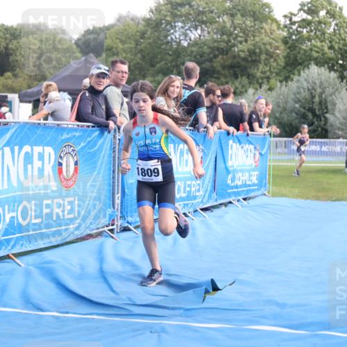 25.08.2024 - Elbe Triathlon Hamburg H.Heesch http://msf.ph/oto/6883040 25.08.2024 12:55:32 Ziel 1809, 1810 meine-sportfotos.de