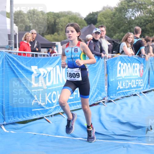 25.08.2024 - Elbe Triathlon Hamburg H.Heesch http://msf.ph/oto/6883049 25.08.2024 12:55:32 Ziel 1809, 1810 meine-sportfotos.de