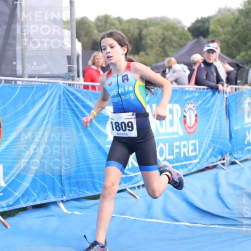 25.08.2024 - Elbe Triathlon Hamburg H.Heesch http://msf.ph/oto/6883053 25.08.2024 12:55:32 Ziel 1809, 1810 meine-sportfotos.de