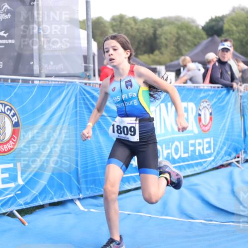 25.08.2024 - Elbe Triathlon Hamburg H.Heesch http://msf.ph/oto/6883054 25.08.2024 12:55:32 Ziel 1809, 1810 meine-sportfotos.de