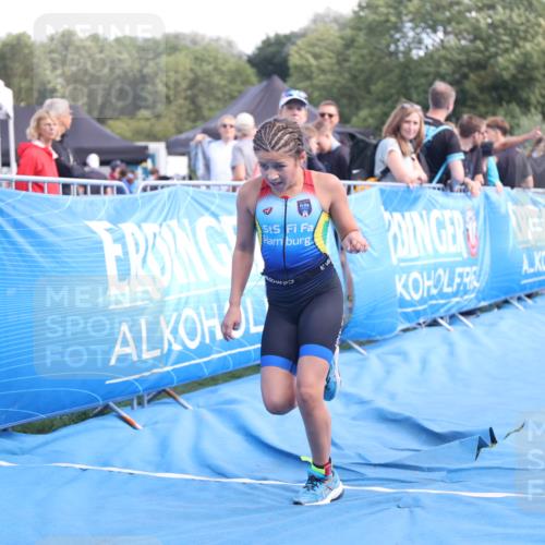 25.08.2024 - Elbe Triathlon Hamburg H.Heesch http://msf.ph/oto/6883065 25.08.2024 12:55:42 Ziel 1786, 1808, 1811 meine-sportfotos.de