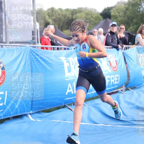 25.08.2024 - Elbe Triathlon Hamburg H.Heesch http://msf.ph/oto/6883069 25.08.2024 12:55:42 Ziel 1786, 1808, 1811 meine-sportfotos.de