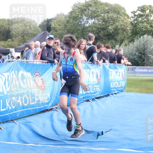 25.08.2024 - Elbe Triathlon Hamburg H.Heesch http://msf.ph/oto/6883074 25.08.2024 12:55:45 Ziel 1786, 1808, 1811 meine-sportfotos.de