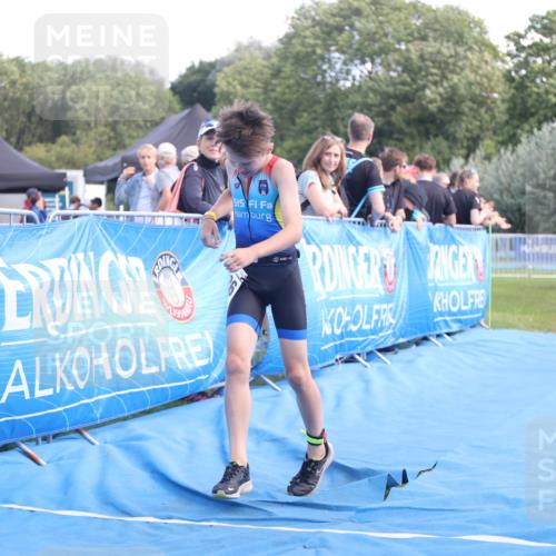 25.08.2024 - Elbe Triathlon Hamburg H.Heesch http://msf.ph/oto/6883076 25.08.2024 12:55:45 Ziel 1786, 1808, 1811 meine-sportfotos.de
